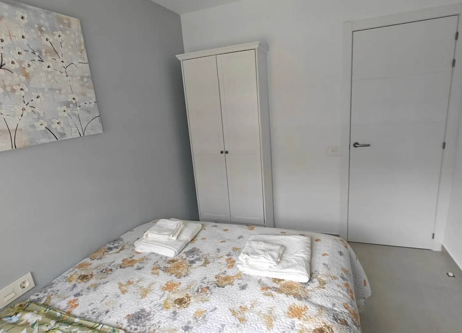 Sun Apartment - 3 Bedrooms, Priv Parking, Pool, Ac, Tv Channels, Fibre Net Los Cristianos  Spanien