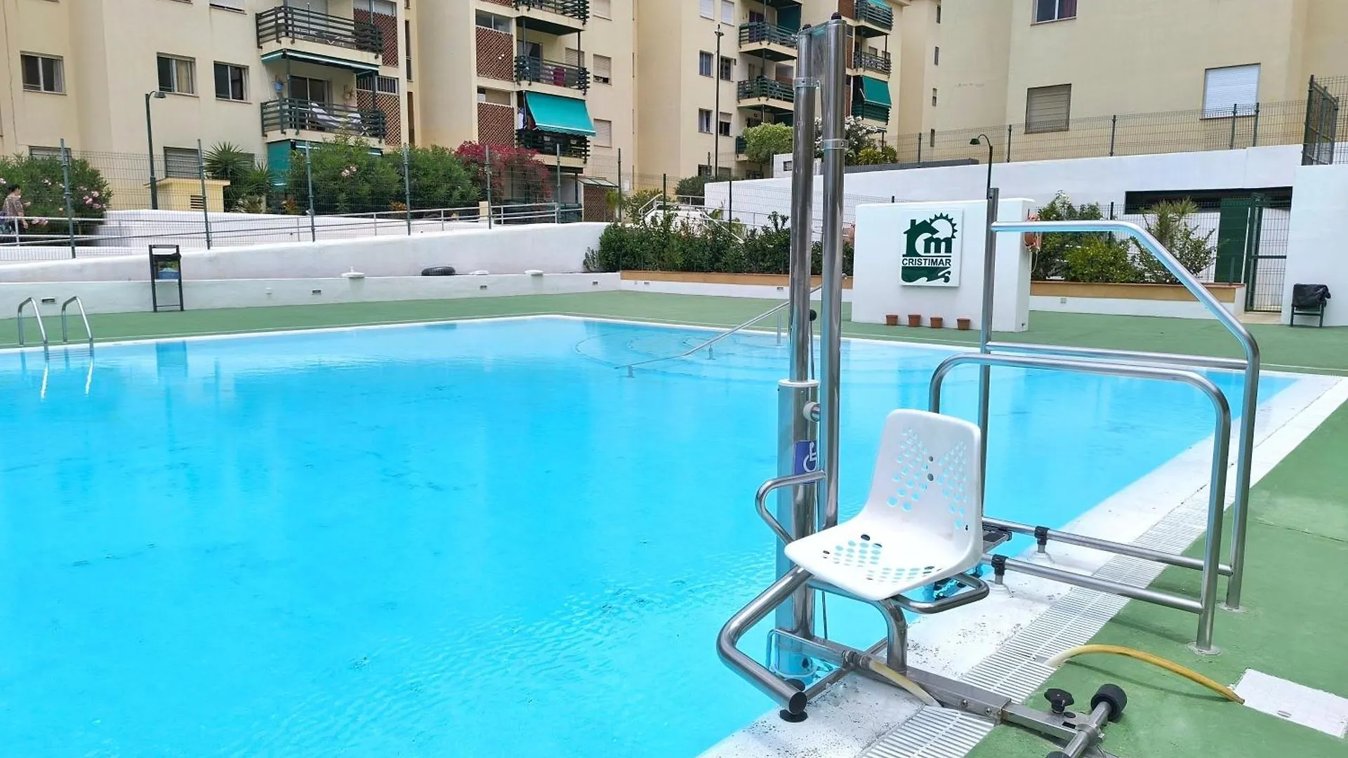 Sun Apartment - 3 Bedrooms, Priv Parking, Pool, Ac, Tv Channels, Fibre Net Los Cristianos  Spanien